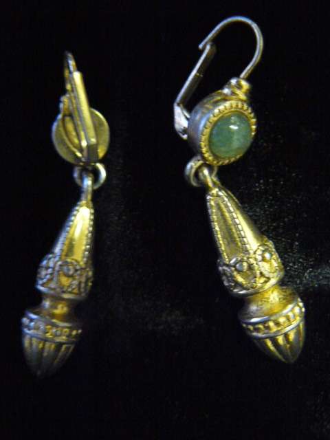 EARRINGS WITH SEMI PRECIOUS STONE