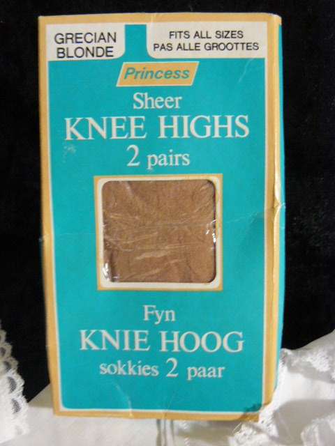 VINTAGE GOODIES FOR THE LADY