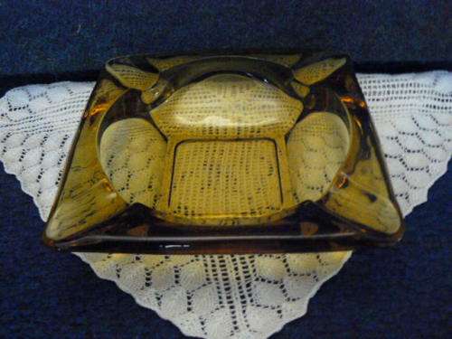 GLASS ASHTRAY