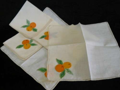 SET OF SERVIETTES