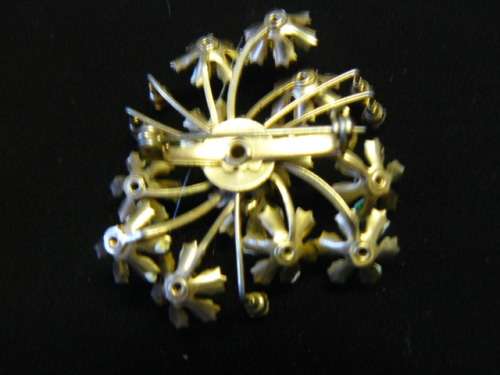 FINE BROOCH