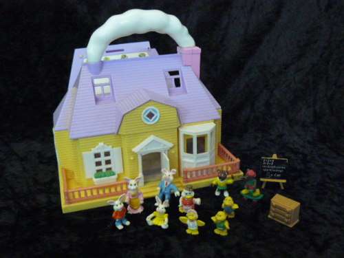 BLUE BOX MINIATURE FOLD OPEN DOLL HOUSE WITH 12 ACCESSORIES AND EXTRAS!!!!!!