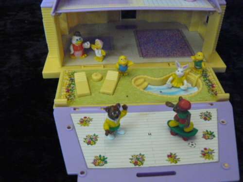 BLUE BOX MINIATURE FOLD OPEN DOLL HOUSE WITH 12 ACCESSORIES AND EXTRAS!!!!!!