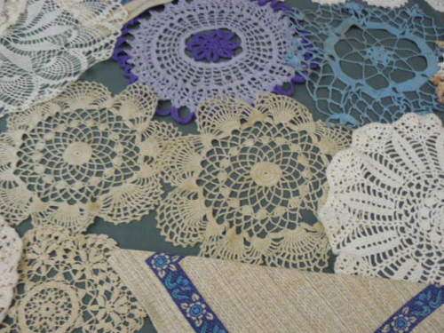LARGE LOT OF LUCKY DIP DOILIES !!!@@@!!!