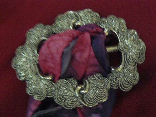 LACEY VINTAGE-LIKE TOP WITH SASH AND BUCKLE