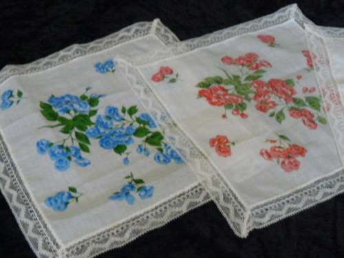 3 X VINTAGE COTTON HANKIES WITH  LACE BORDER