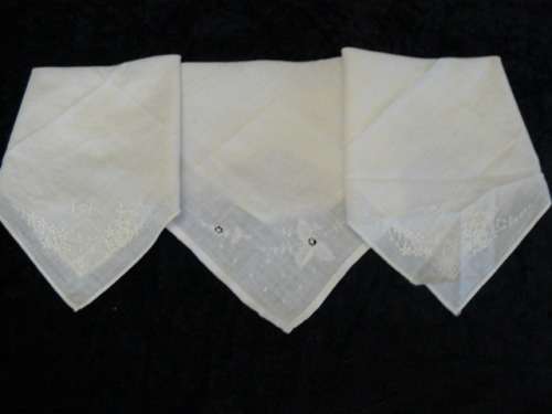 VINTAGE COTTON EMBROIDERED HANKIES