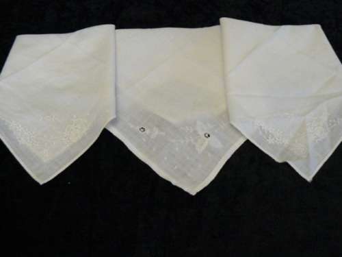 VINTAGE COTTON EMBROIDERED HANKIES