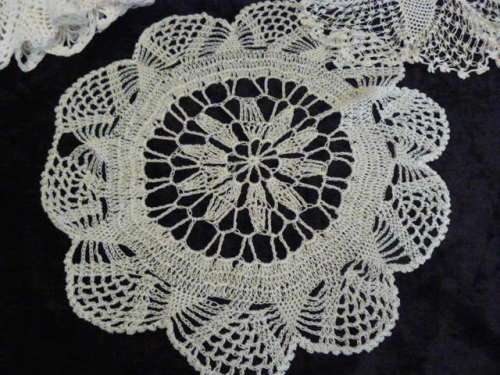 VINTAGE  AMAZING HAND CROCHETED DOILIES