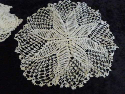 VINTAGE  AMAZING HAND CROCHETED DOILIES