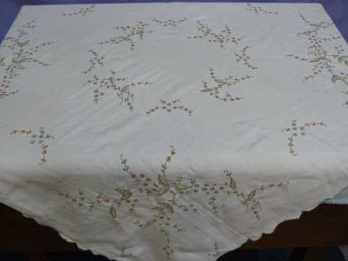VINTAGE COTTON EMBROIDERED TABLE CLOTH LOVELY ITEM LOW PRICE !@! GRAB NOW