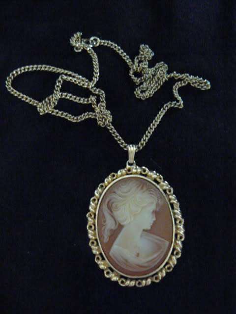 CAMEO LIKE PENDANT WITH GOLD COLOUR CHAIN !@!@!@!