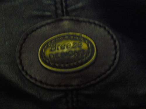 A GENUINE LEATHER BREEZE DESIGN HAND BAG STUNNING REDUCED