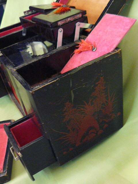 ORIENTAL JEWLERY BOX TO BE RESTORED - VINTAGE REDUCED