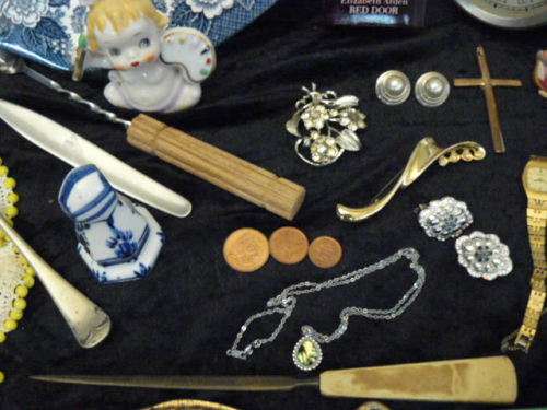 VINTAGE LOT - NOT JUST JUNK PLEASE HAVE A CLOSER LOOK, INTERESTING, COLLECTABLE, RESALE? LOT !@!@!@!