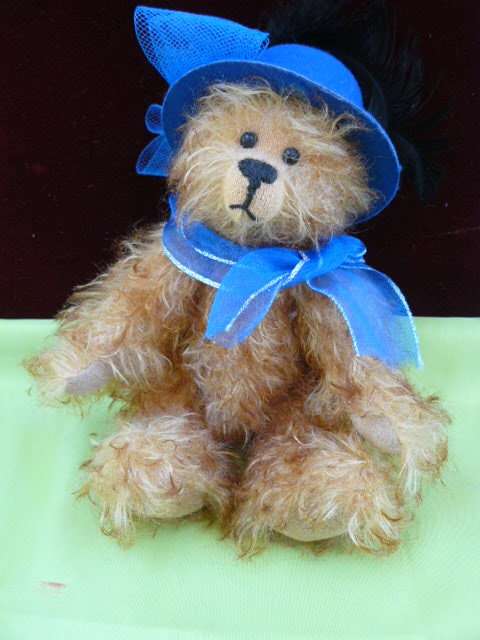 Beautiful hand made mohair teddy 18cm