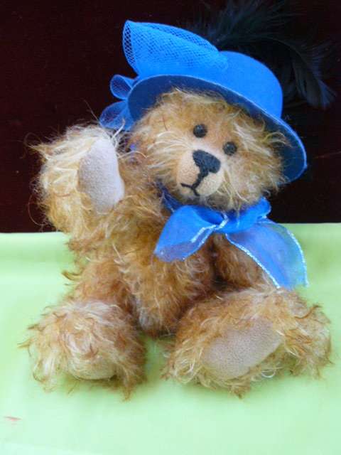 Beautiful hand made mohair teddy 18cm