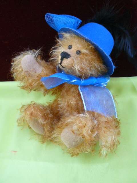 Beautiful hand made mohair teddy 18cm