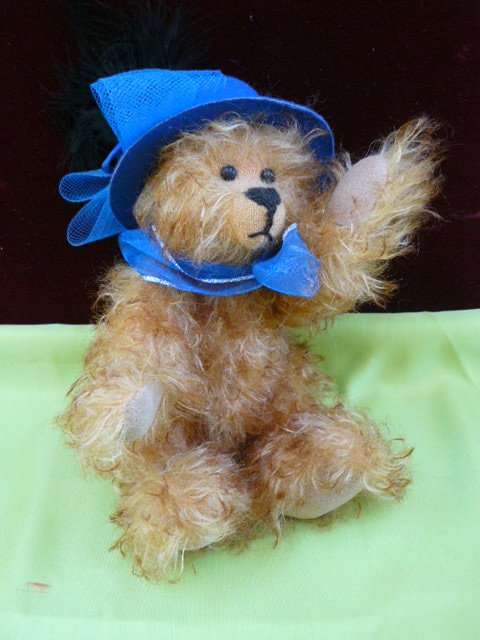 Beautiful hand made mohair teddy 18cm