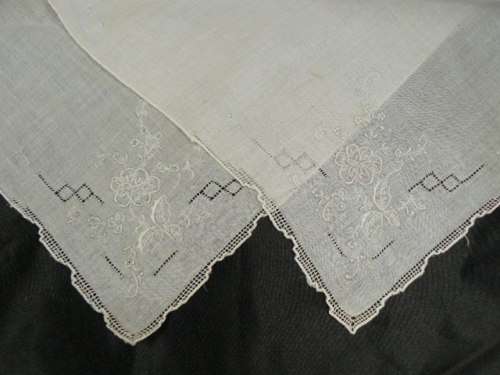 VINTAGE COTTON EMBROIDERED HANKIES SET OF 2