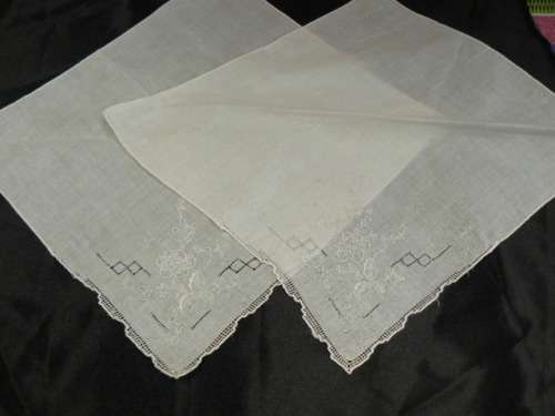 VINTAGE COTTON EMBROIDERED HANKIES SET OF 2