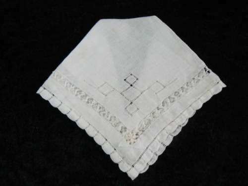 VINTAGE COTTON EMBROIDERED HANKIE