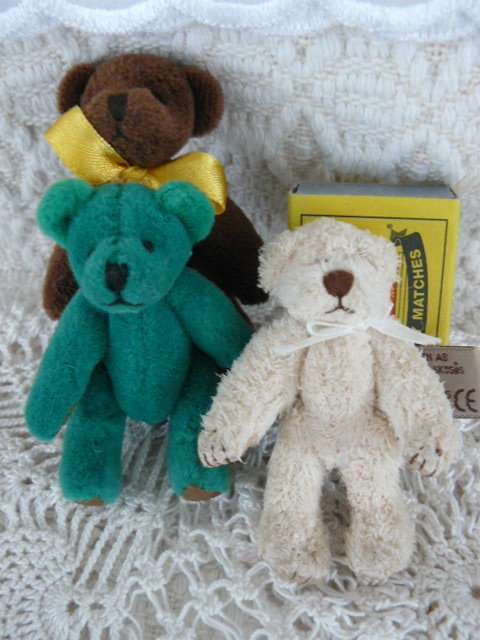 MINIATURE BEARS