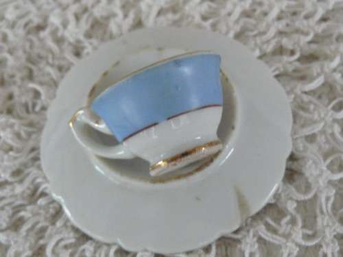 MINIATURE DOLL HOUSE ITEMS