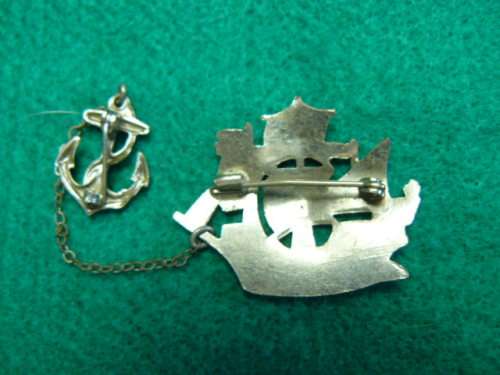 lOVELY BOAT BROOCH WITH ANCHOR ON CHAIN