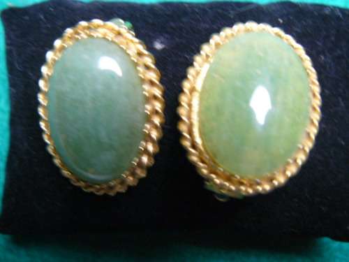 LOVELY GOLD TONED CLIP ON EARRINGS WITH GREEN STONE