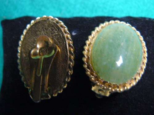 LOVELY GOLD TONED CLIP ON EARRINGS WITH GREEN STONE