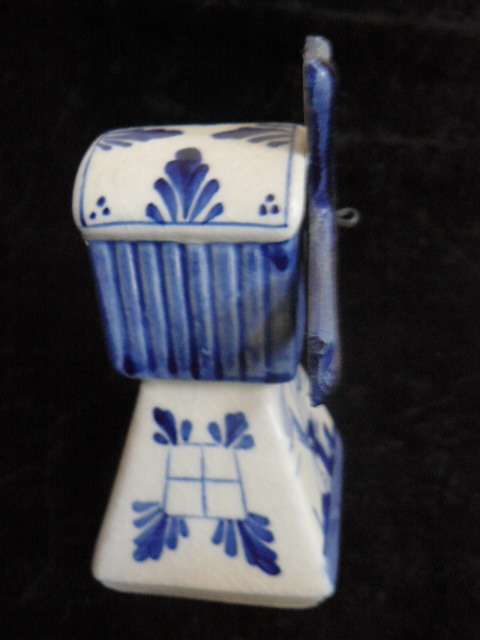 BLUE AND WHITE WINDMILL