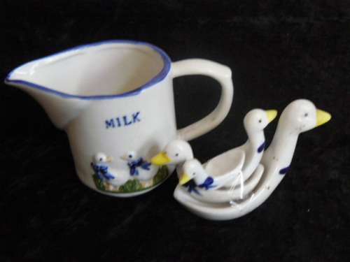 BLUE AND WHITE DELFT LIKE DUCK SET