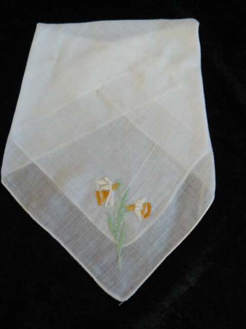 VINTAGE COTTON EMBROIDERED HANKIE