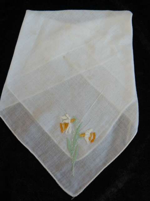 VINTAGE COTTON EMBROIDERED HANKIE