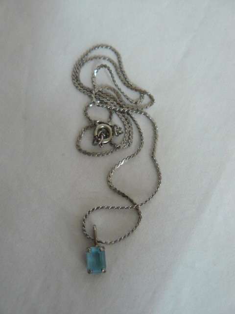 SILVER TONED NECKLACE WITH BLUE STONE