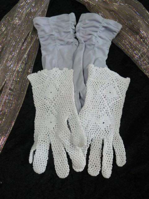 2 PAIRS OF VINTAGE GLOVES