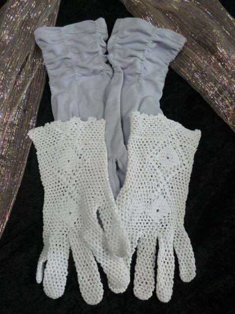 2 PAIRS OF VINTAGE GLOVES