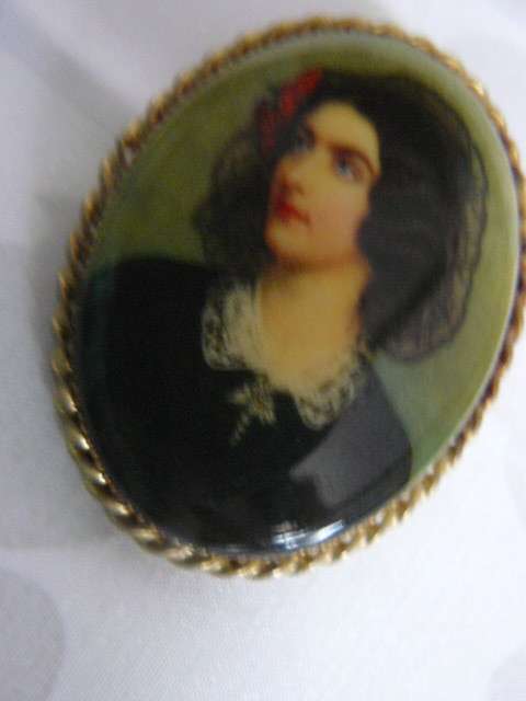 VINTAGE BROOCH