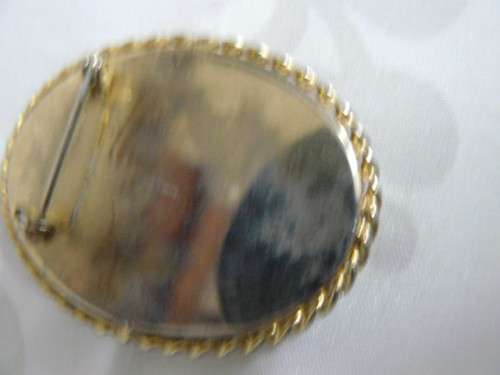 VINTAGE BROOCH