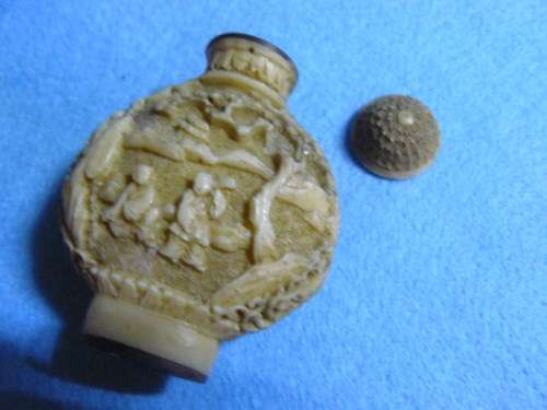 SNUFF BOTTLE