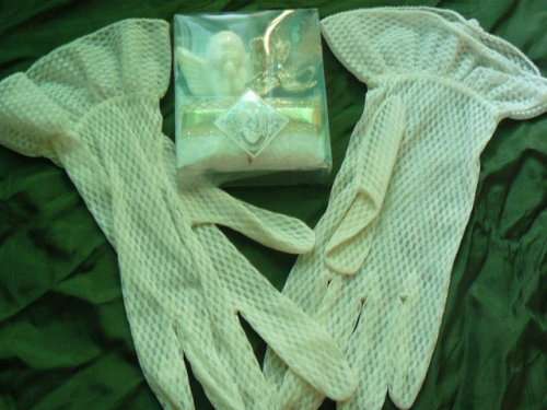 VINTAGE GLOVES AND FREE GIFT