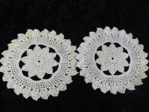 2 X COTTON DOILIES