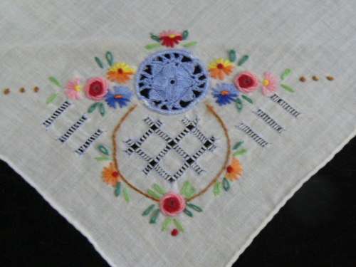 LOVELY COTTON EMBROIDERED VINTAGE HANKIE