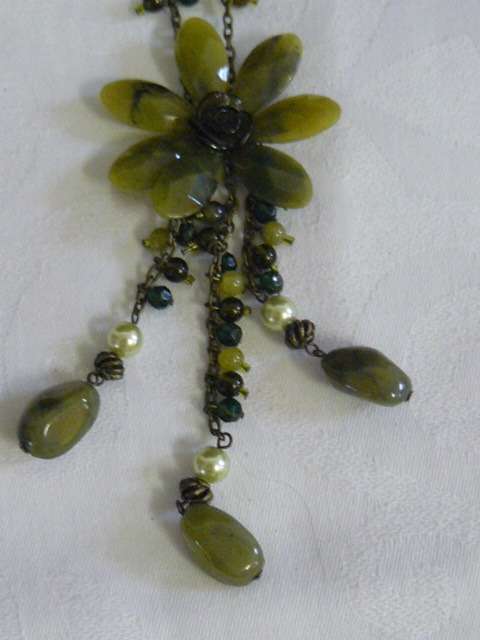 LOVELY FASHION NECKLACE