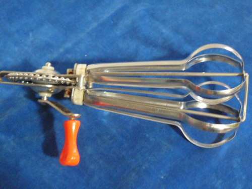 VINTAGE HAND MIXER