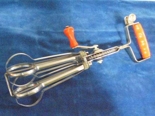 VINTAGE HAND MIXER