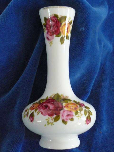 BUD VASE