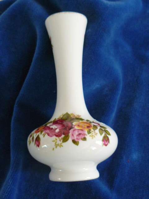 BUD VASE