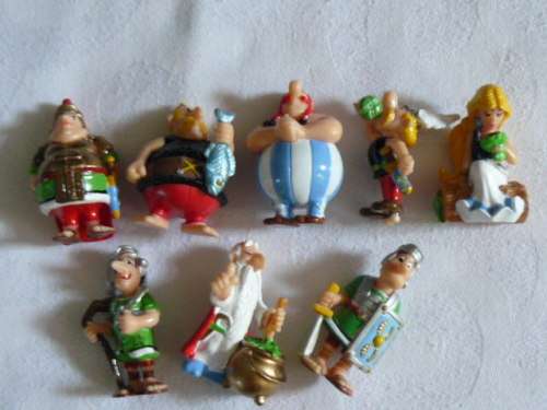 ASTERIX KINDER JOY FIGURINES X 8